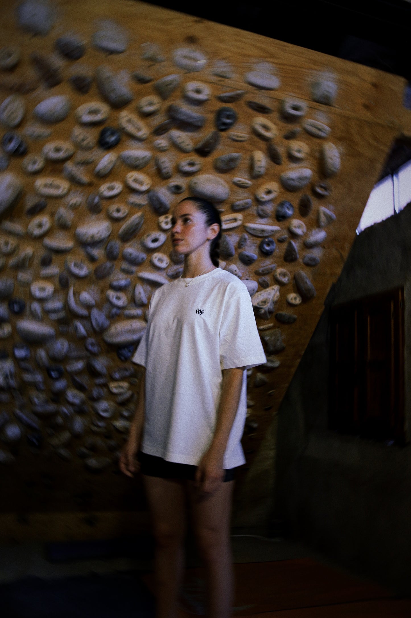OVERSIZED WHITE HARDWOODHOLDS T-SHIRT