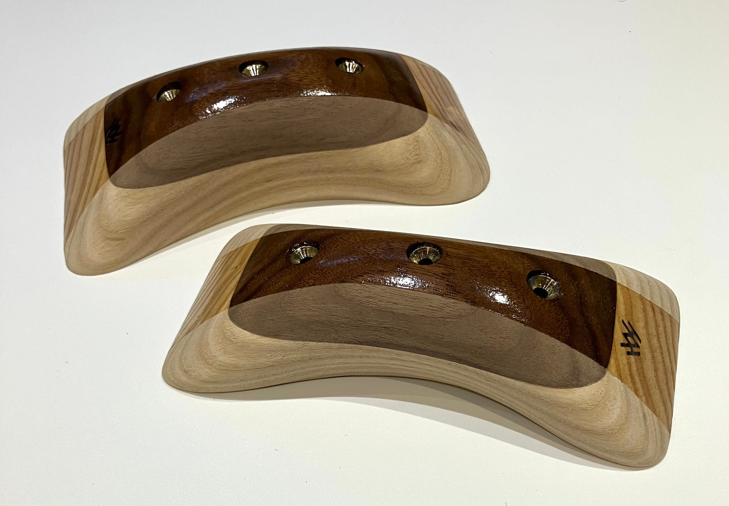 Varnished laminate pinches 1