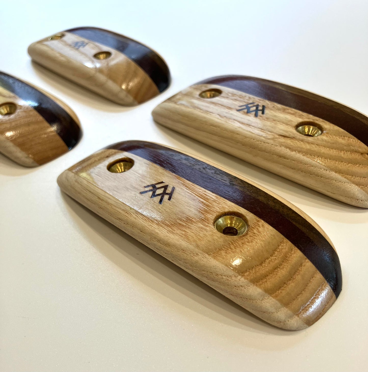 Varnished laminate crimps